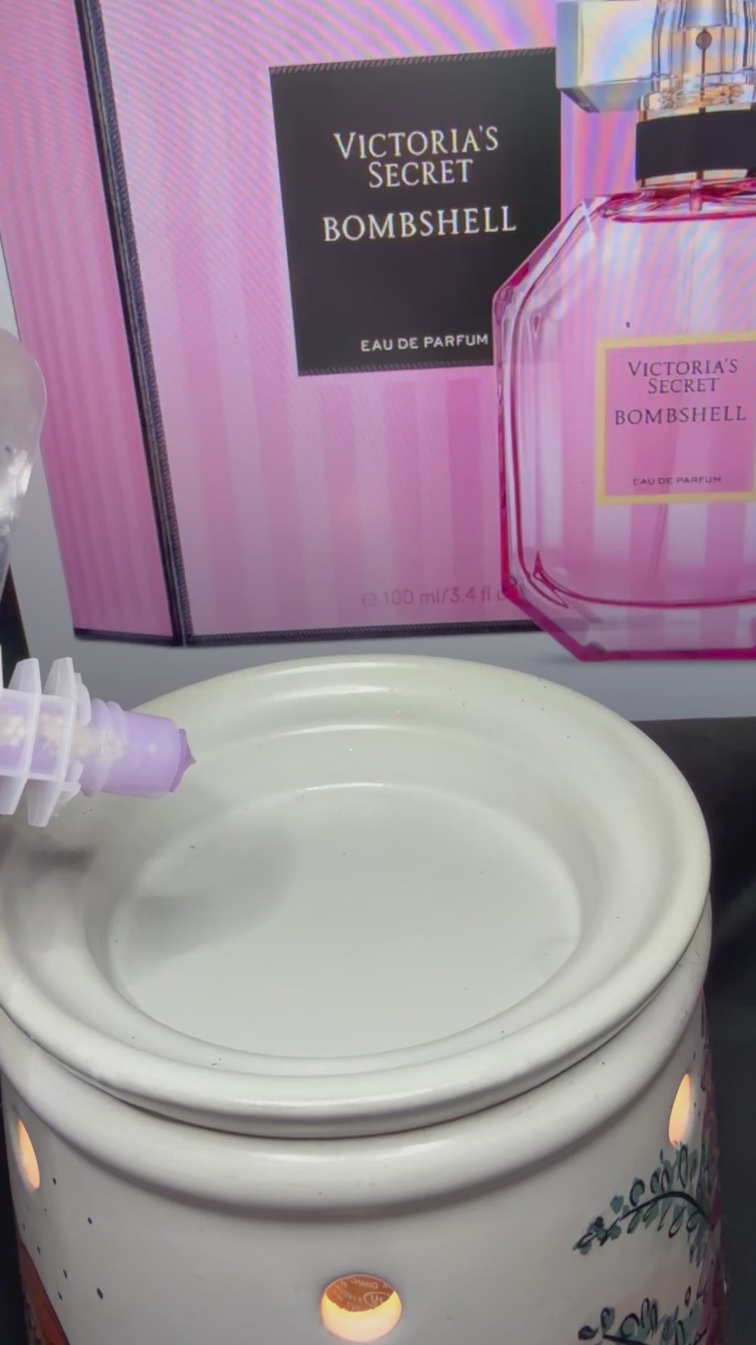 Bombshell Squeeze Wax