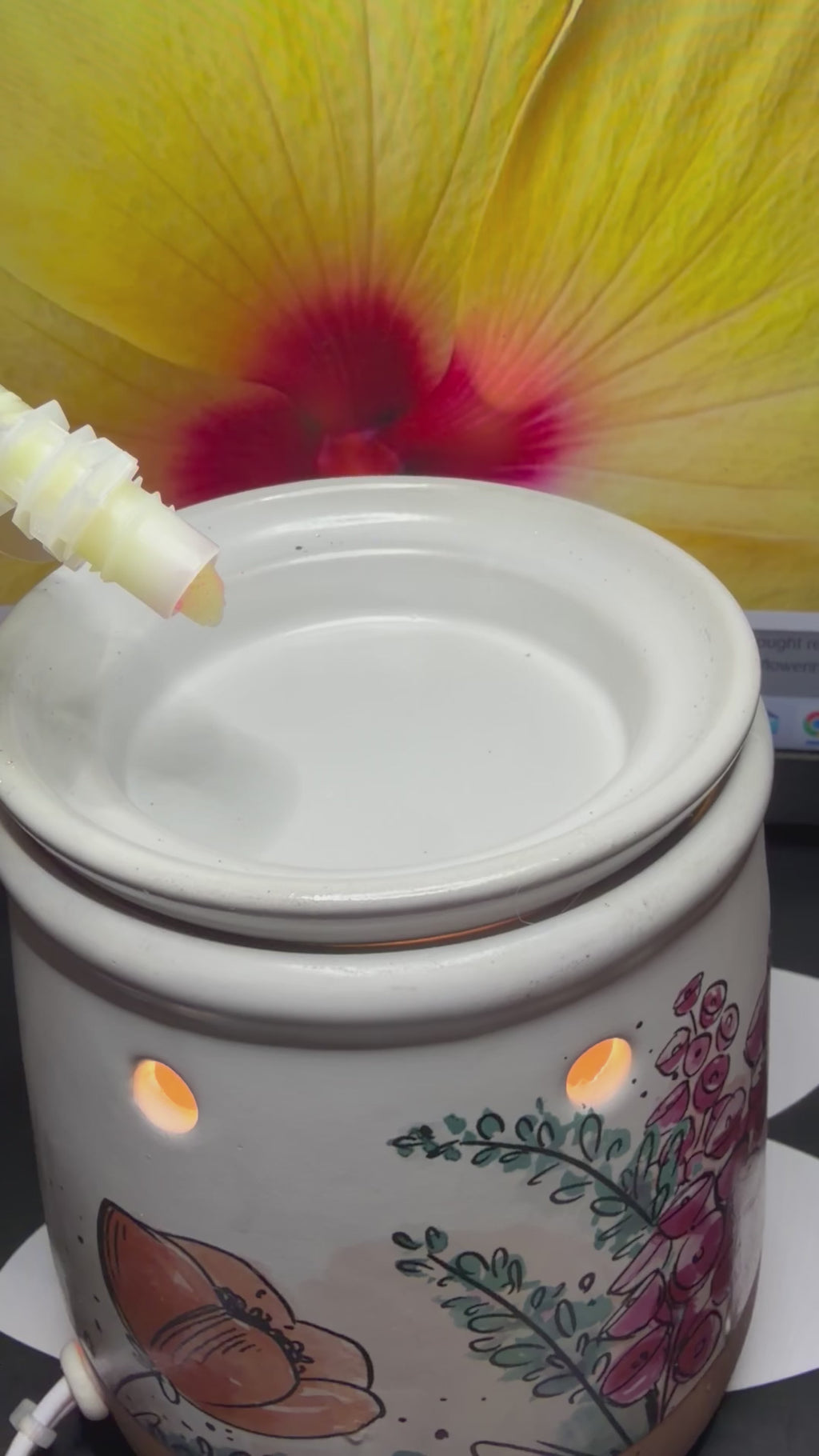 Island Hibiscus Squeeze Wax